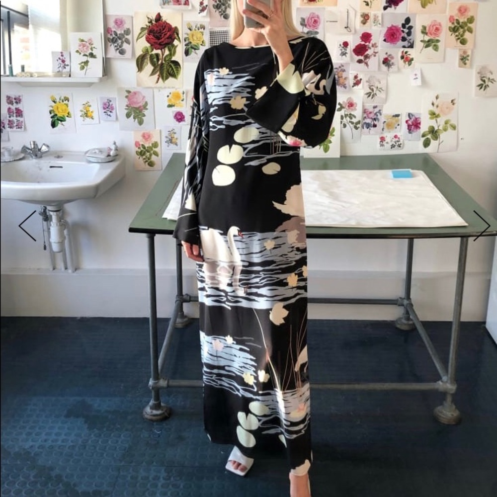 Blue Swan Lily Dress by BERNADETTE size 36